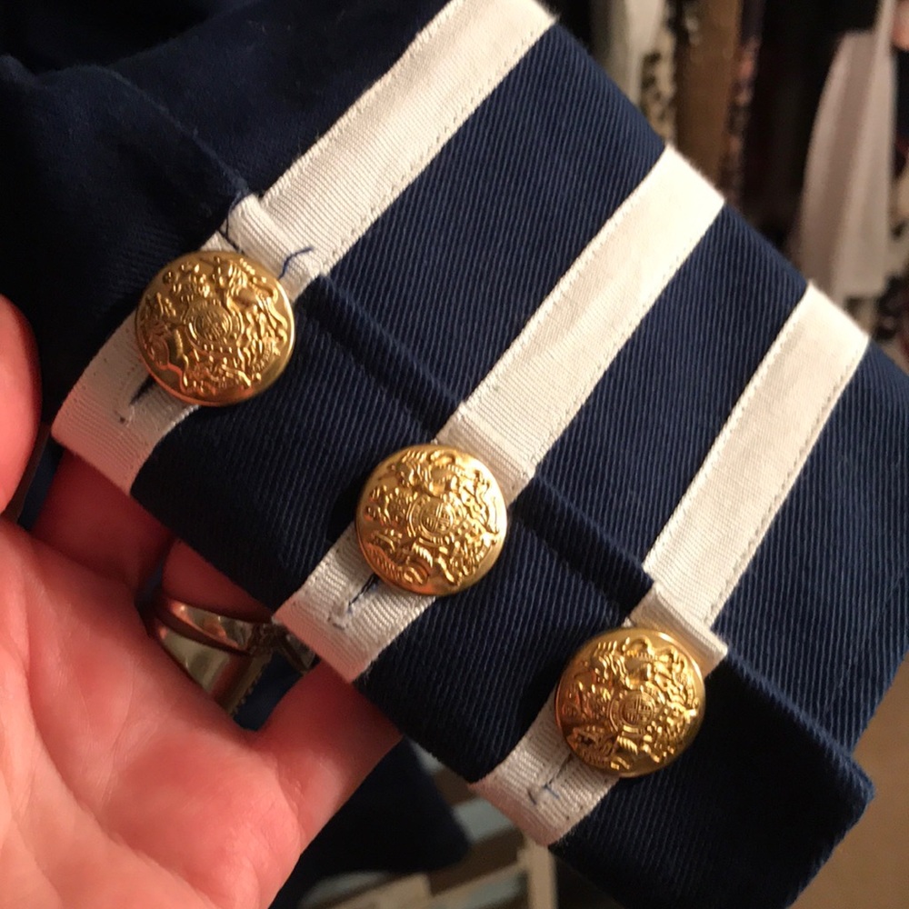 ⭐️ Tailored Jean Jacket ⭐️ - Picture 3 of 6